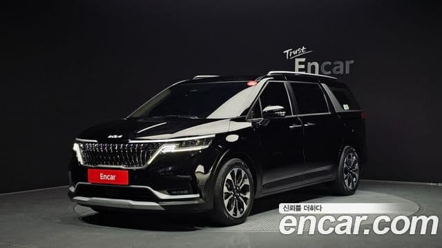 Kia Carnival 2023 — Фото 1/20