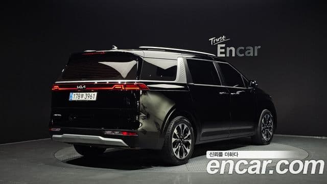 Kia Carnival 2023 — Фото 2/20