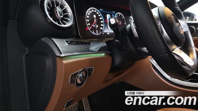 Mercedes-Benz E-Class 2020 — Şəkil 18/20