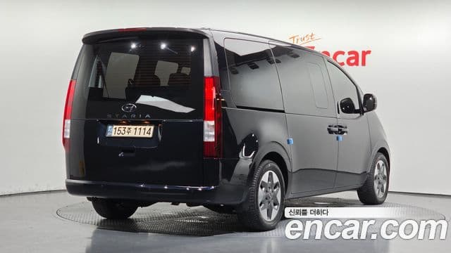 Hyundai Staria 2022 — ფოტო 2/20