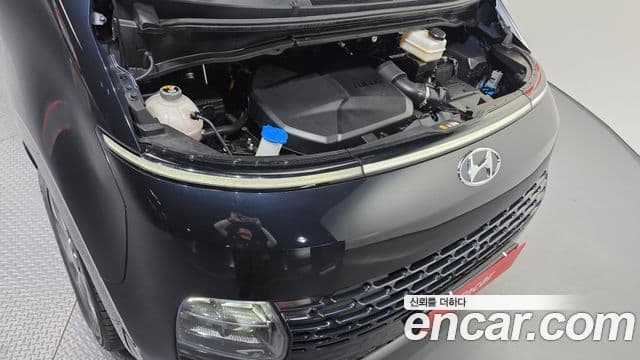 Hyundai Staria 2022 — ფოტო 6/20