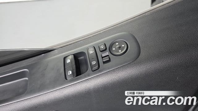 Hyundai Staria 2022 — ფოტო 11/20