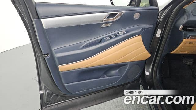 Genesis GV80 2022 — ფოტო 23/31
