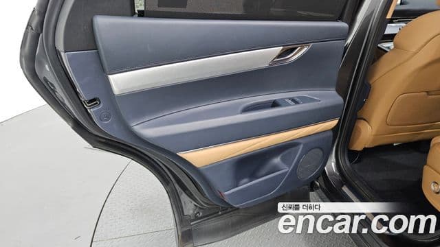 Genesis GV80 2022 — ფოტო 18/31
