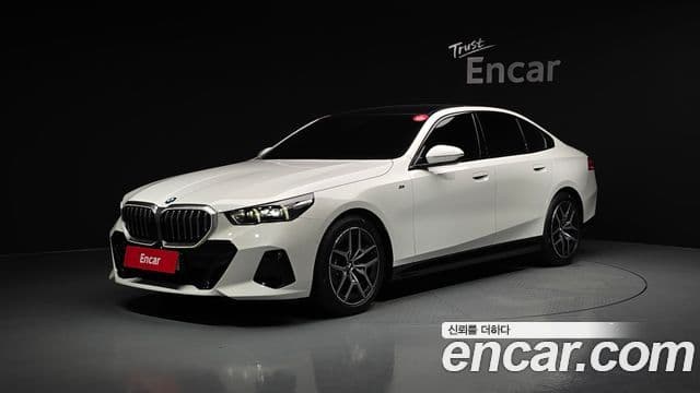 BMW 5 Series 2025 — ფოტო 1/20