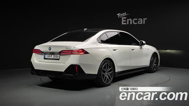 BMW 5 Series 2025 — ფოტო 2/20