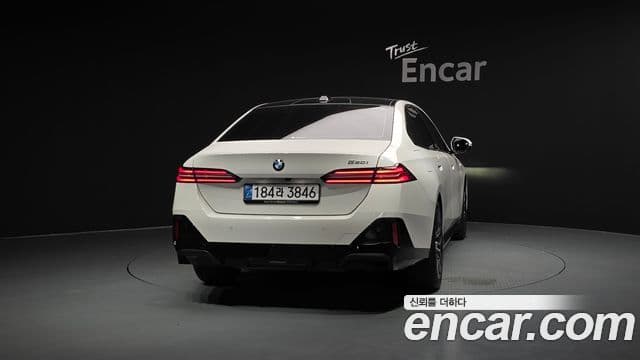 BMW 5 Series 2025 — ფოტო 4/20