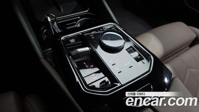 BMW 5 Series 2025 — ფოტო 9/20