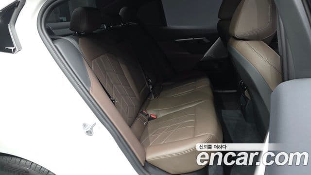 BMW 5 Series 2025 — ფოტო 12/20