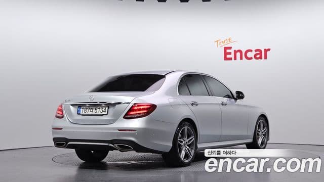 Mercedes-Benz E-Class 2019 — Şəkil 2/20