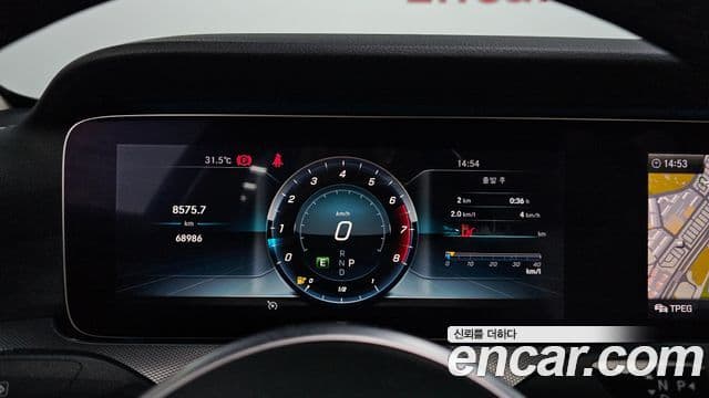 Mercedes-Benz E-Class 2019 — Şəkil 8/20