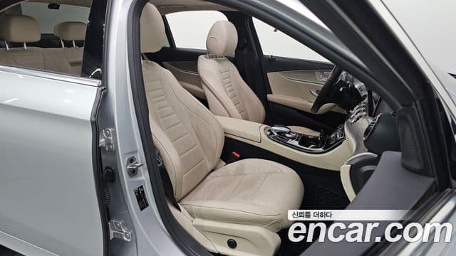 Mercedes-Benz E-Class 2019 — Şəkil 12/20