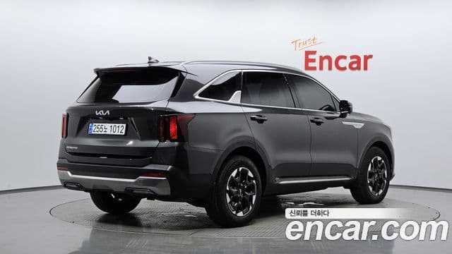 Kia Sorento 2023 — Фото 2/20