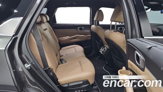 Kia Sorento 2023 — Фото 12/20