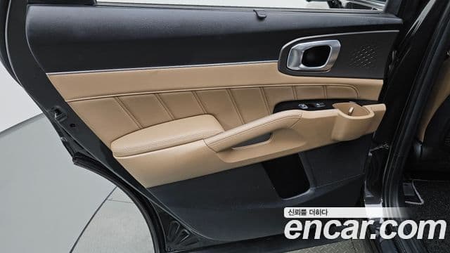 Kia Sorento 2023 — ფოტო 15/35