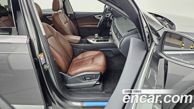 Audi Q7 2019 — Şəkil 10/20