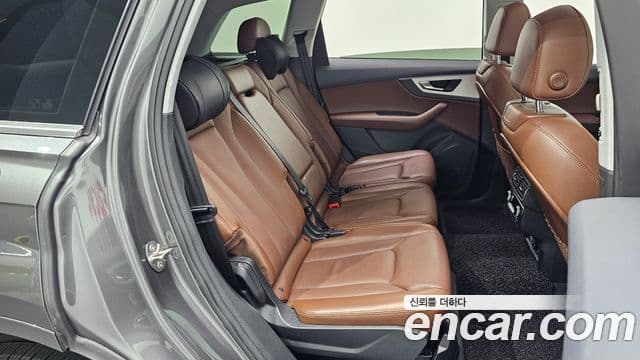 Audi Q7 2019 — Şəkil 11/20