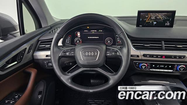 Audi Q7 2019 — Şəkil 13/20
