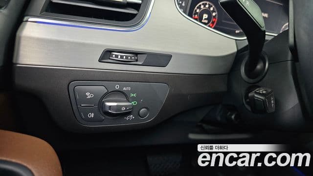 Audi Q7 2019 — Şəkil 15/20