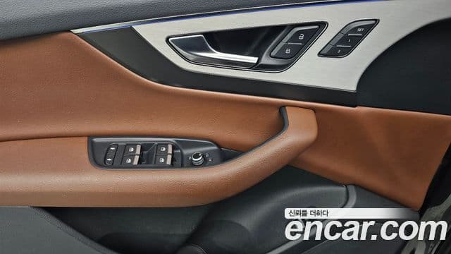 Audi Q7 2019 — Şəkil 17/20