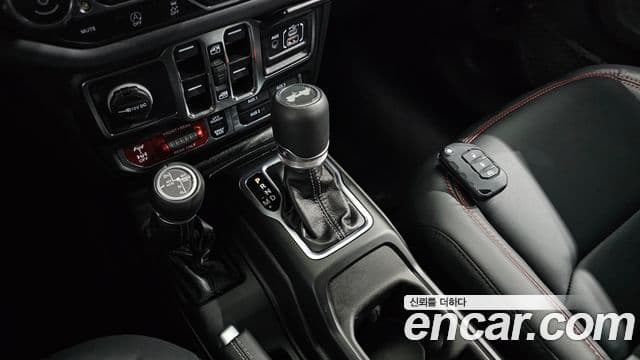 Jeep Wrangler 2025 — Şəkil 9/20