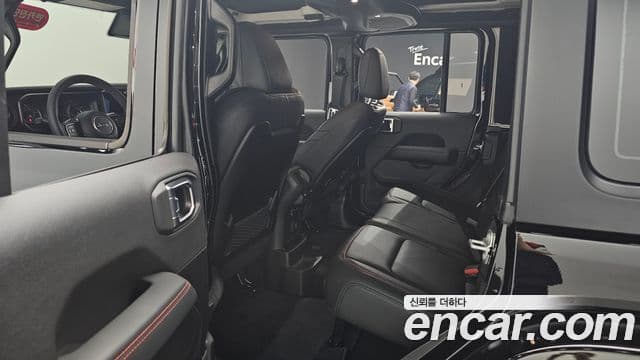 Jeep Wrangler 2025 — Şəkil 12/20