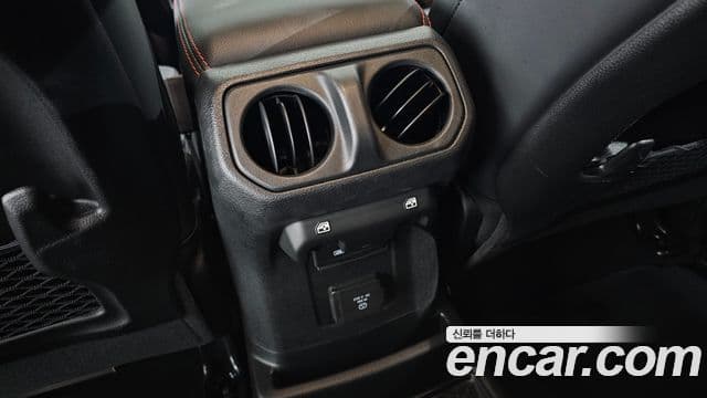 Jeep Wrangler 2025 — Şəkil 19/20
