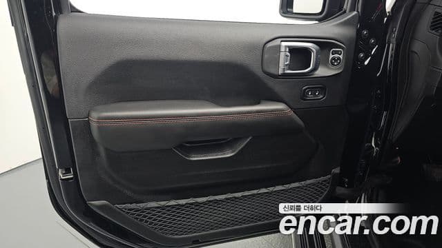 Jeep Wrangler 2025 — Photo 20/31