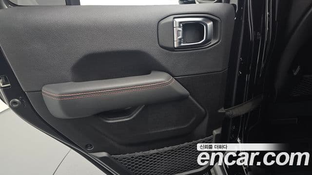 Jeep Wrangler 2025 — Photo 21/31