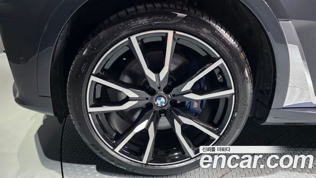 BMW X7 2021 — ფოტო 5/20
