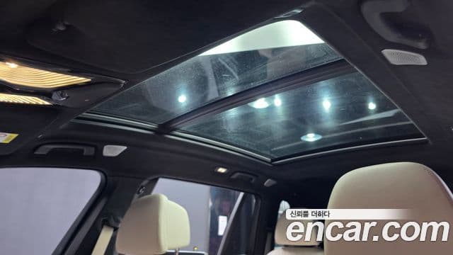 BMW X7 2021 — ფოტო 19/20