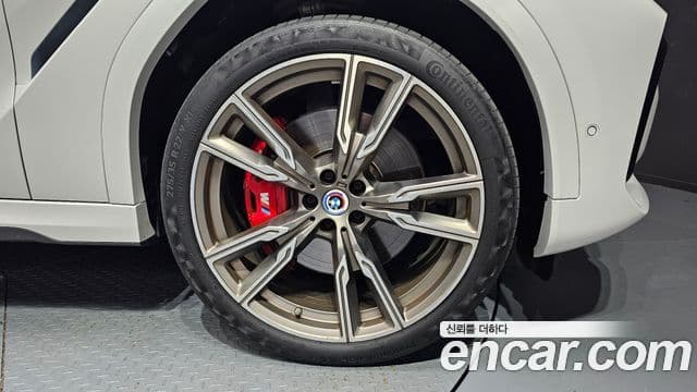 BMW X6 2023 — Photo 2/31