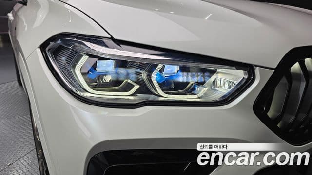 BMW X6 2023 — Photo 21/31