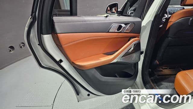 BMW X6 2023 — Photo 11/31