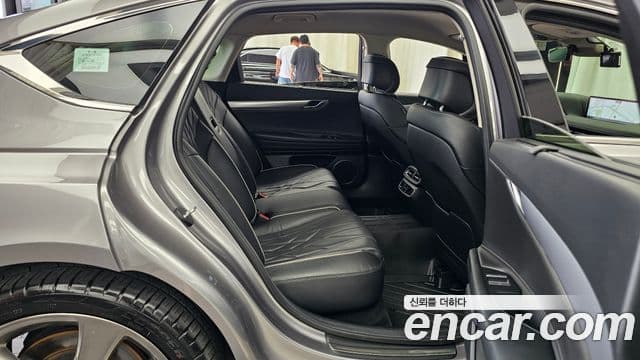Genesis Electrified G80 2020 — Şəkil 12/20