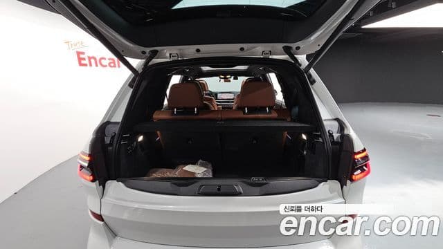 BMW X7 2025 — Photo 27/30