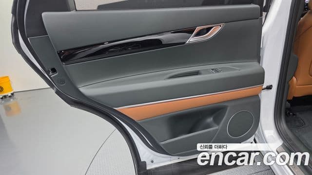 Genesis GV80 2025 — Photo 29/35