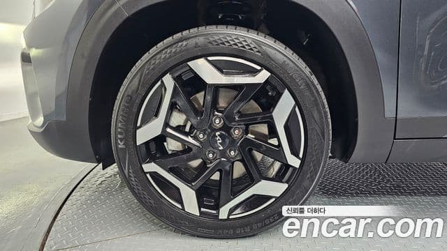 Kia Seltos 2024 — ფოტო 4/20