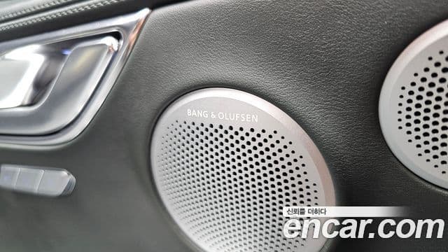 Genesis GV80 2025 — Photo 18/40