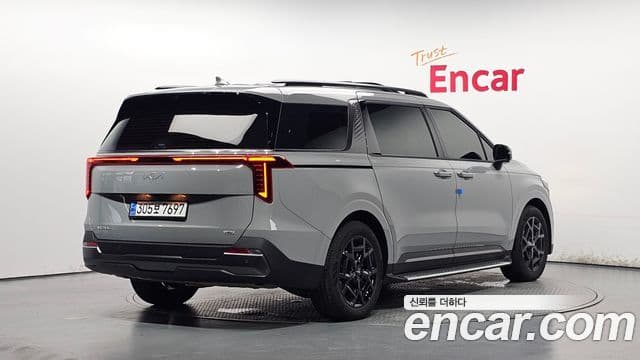 Kia Carnival 2024 — Фото 2/20