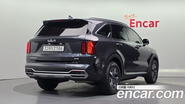 Kia Sorento 2023 — ფოტო 2/20