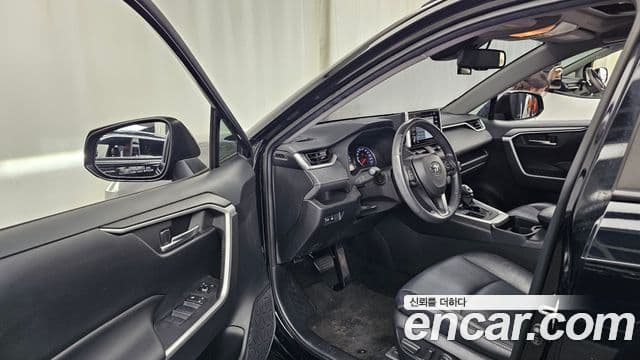 Toyota RAV4 2019 — ფოტო 10/20