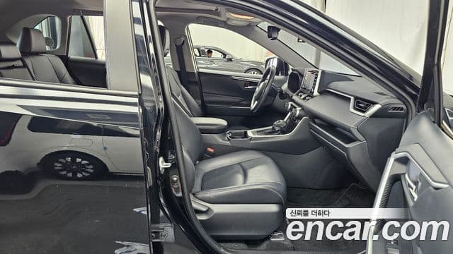Toyota RAV4 2019 — ფოტო 11/20