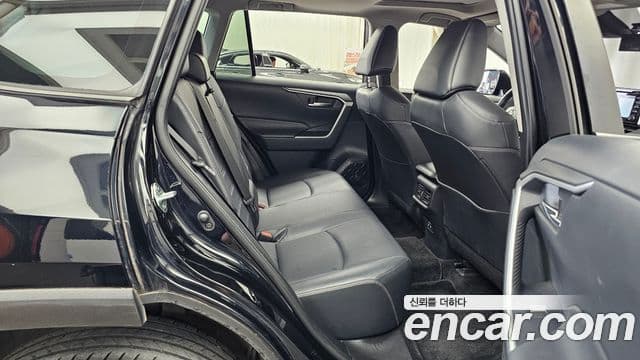Toyota RAV4 2019 — ფოტო 12/20