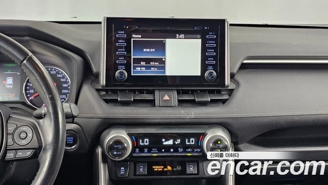 Toyota RAV4 2019 — ფოტო 14/20