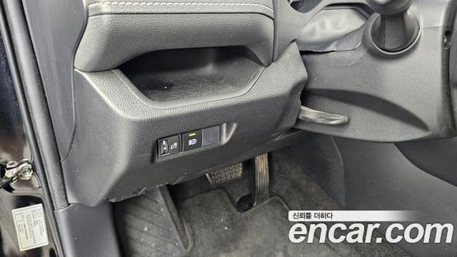 Toyota RAV4 2019 — ფოტო 17/20