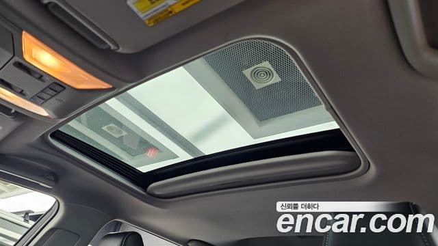 Toyota RAV4 2019 — ფოტო 19/20