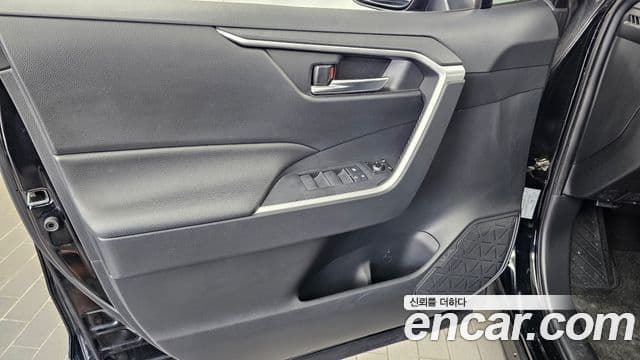 Toyota RAV4 2019 — Photo 1/31