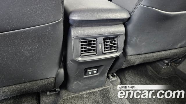 Toyota RAV4 2019 — Photo 7/31
