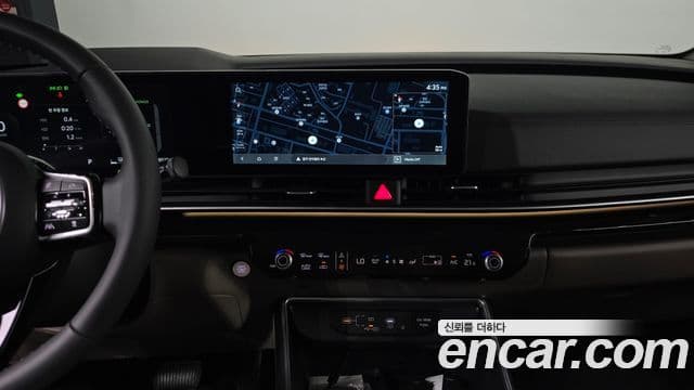 Kia Carnival 2024 — ფოტო 13/20